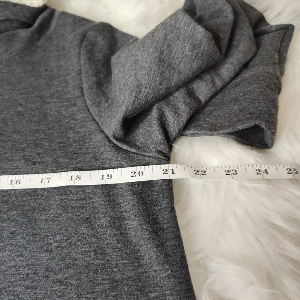 Talbots Womens Sweatshirt Turtleneck Oversized Size Med Gray with Creme Accents - Picture 4 of 6